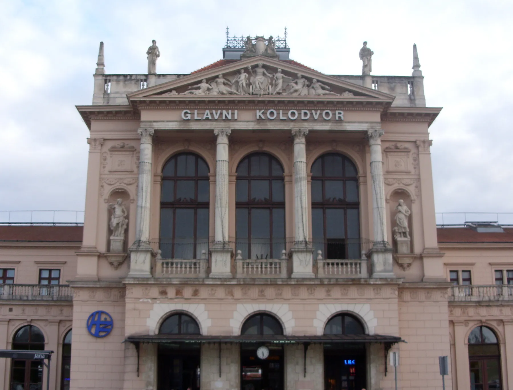 Pročelje Glavnog kolodvora u Zagrebu